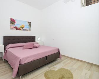 Amazing Home In Siracusa With Wifi - Siracusa - Habitación