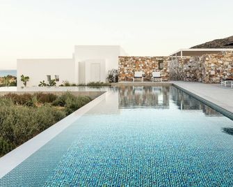 Twwo Antiparos - Antiparos - Zwembad