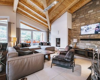 Avenida Mountain Lodges - Kaprun - Pokój dzienny