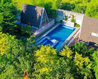 Di Bella Cabin Private Resort - Bacolor - Pool