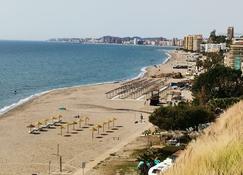 Bnbook Medea Apartments - Fuengirola - Beach