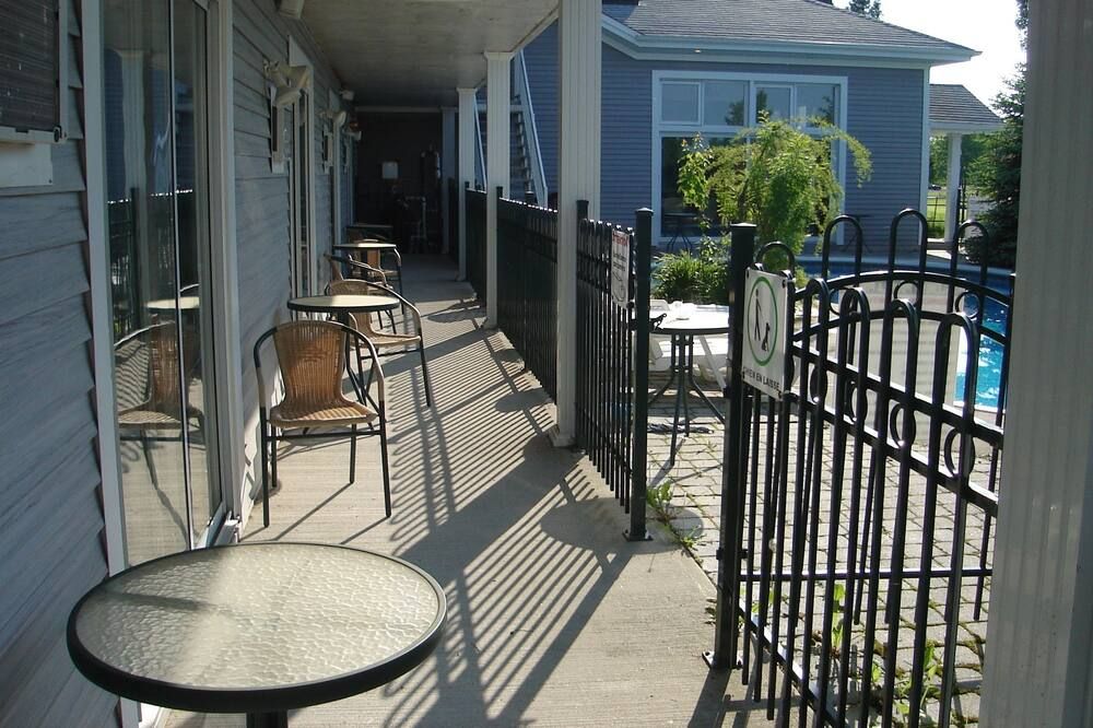 La Halte Des 103 Iles - Sorel-Tracy - Balcon