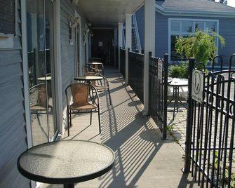 La Halte Des 103 Iles - Sorel-Tracy - Balcon
