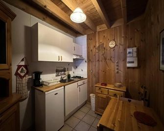 Residence Lecuelle - Vars - Küche