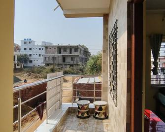 Megh Balika Santiniketan Family Homestay, The Best Homestay in Santiniketan - Shānti Niketan - Balcone