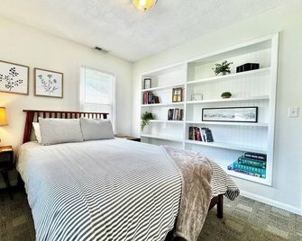 Campus Cottage - Marion