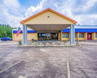 Economy Inn By OYO Livingston Tx Hwy 59 - Livingston - Edificio