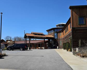 Very nice house in a quite peaceful area 2 mins from the water - Kuttawa - Building