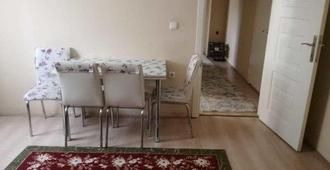 Haci Nevruz Apartlari - Kars - Dining room