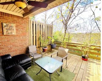 Near Oak Mtn Garden Home - Pelham - Balkón