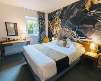 Logis Hotel la Grassinais Saint-Malo - Saint-Malo - Bedroom