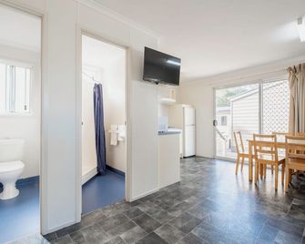 윈저 가든 카라반 파크 - 클렘직 - 다이닝룸