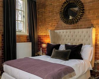 Betts (Private Ensuite room) at Bicester Heritage - Bicester - Bedroom