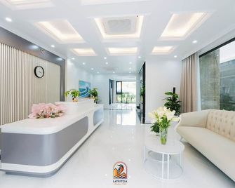 Latritcia Boutique Hotel - Cat Ba - Salónek