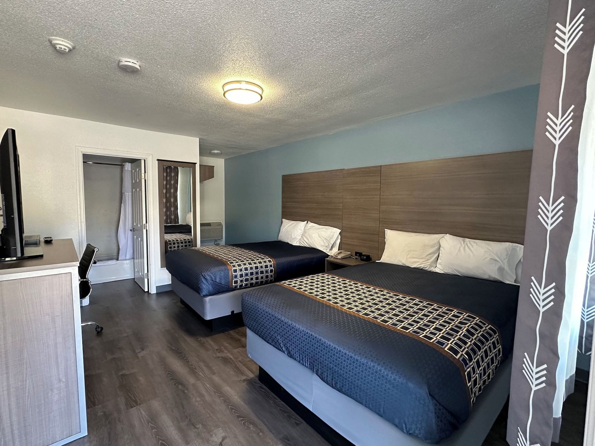 Sands Motel thumbnail 2