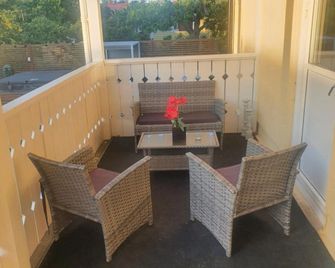 Semesterlägenhet - Vadstena - Balkon