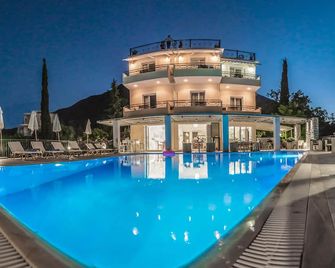 Aliki Hotel - Nikiana - Pool
