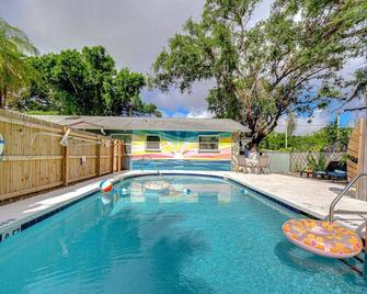 St. Pete Apt 10 Mins To Dtsp Pet Friendly #1 - Pinellas Park - Pool