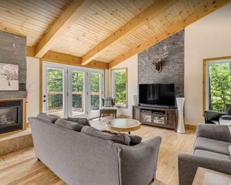 Le chalet de plaisir - Petite-Rivière - Living room