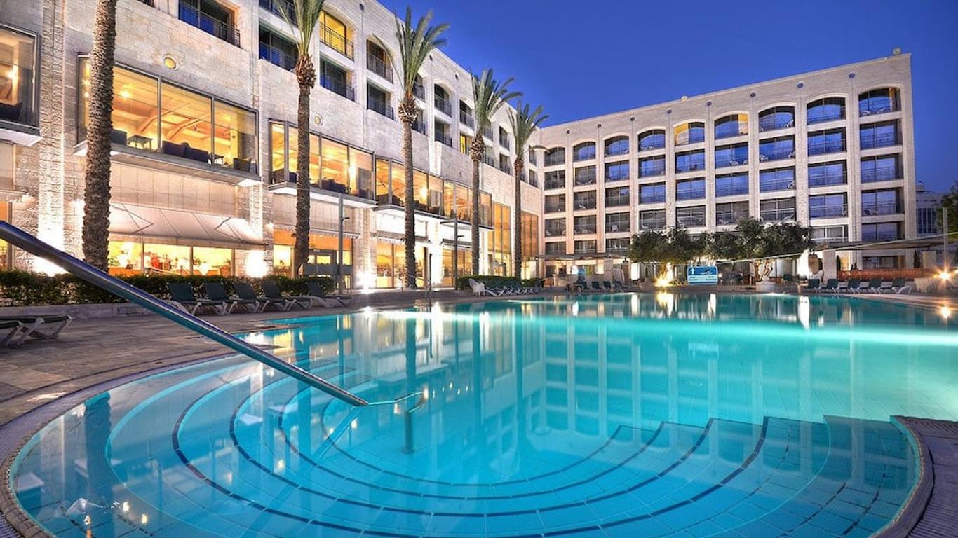 מלון גולדן קראון