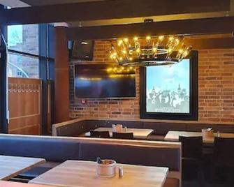 هوتل هافينريزيدينز سترالسوند - سترالسوند - مطعم