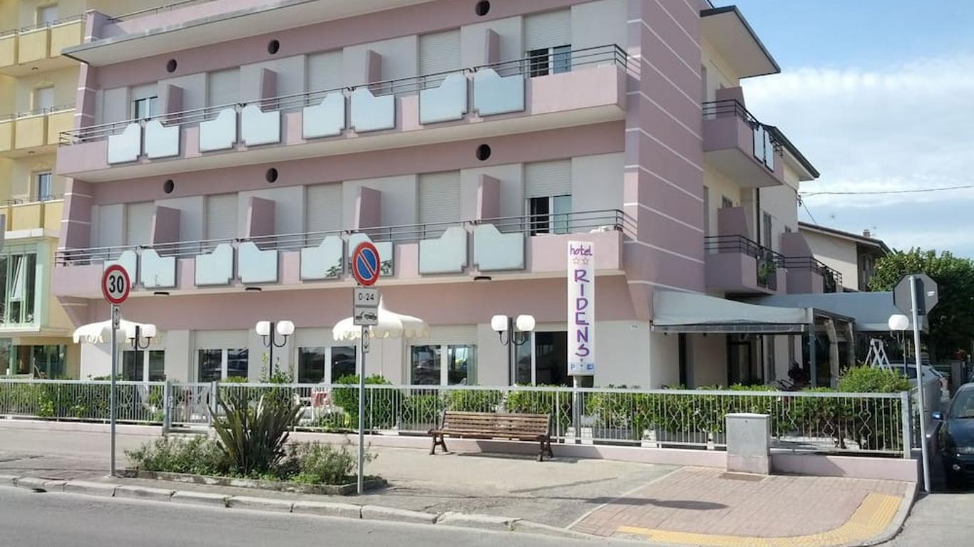 雷登斯酒店