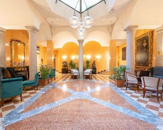 Hotel Regina - Milán - Lobby