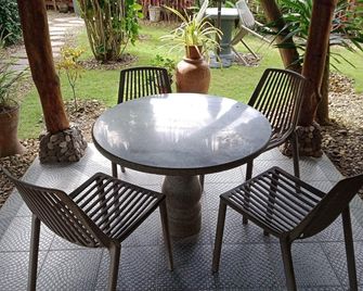 Mlb Beachfront Apartment - Larena - Patio