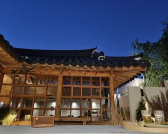 Gyeongju Onsaemi Hanok - Gyeongju - Gebäude