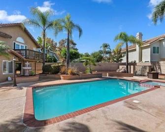 Cozy room w pool/spa/gym access & panoramic view of the city! Mins from Disney! - Corona - Pool