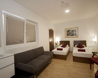 Marco Polo Party Hostel - סנט ג'וליאנס - חדר שינה