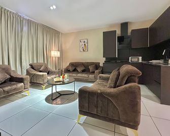 Boulevard Owerri Hotel - Owerri - Sala de estar