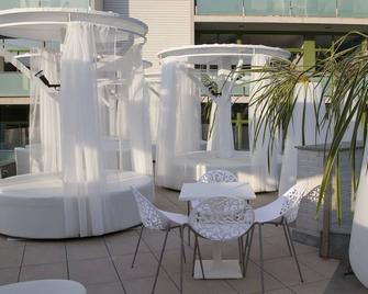 Four Elements Suites Aparthotel - Salou - Patio
