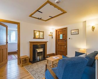 Pheasants Lodge by Bloom Stays - Canterbury - Living room