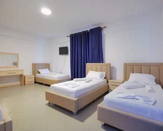 Mema Hotel - Himara - Schlafzimmer