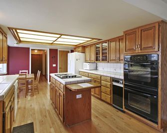 Cof House--Access To Everything Paso Robles! - Paso Robles - Kitchen