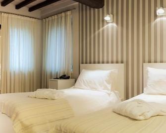 Ca' Dei Sogni - Castelvetro di Modena - Bedroom