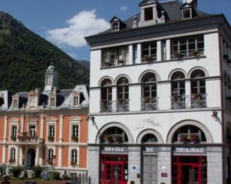 'Duplex cosy avec terrasse exposée sud, centre Cauterets, proche télécabine' - FR-1-401-205 - Cauterets - Edificio