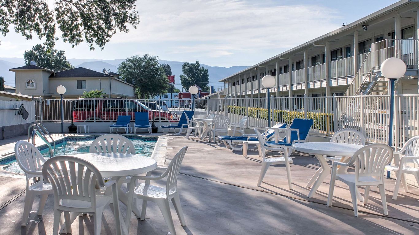 موتل 6 بيشوب، كاليفورنيا