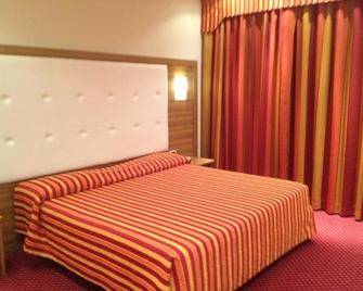 Hotel Motel 2 - Castel San Giovanni - Bedroom
