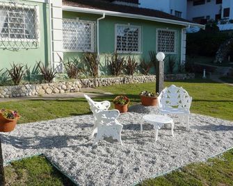 Hotel Casa São José - Campos do Jordão - Patio