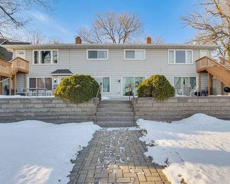 Modern Apt on Detroit Lake with Dock Access! - Detroit Lakes - Building