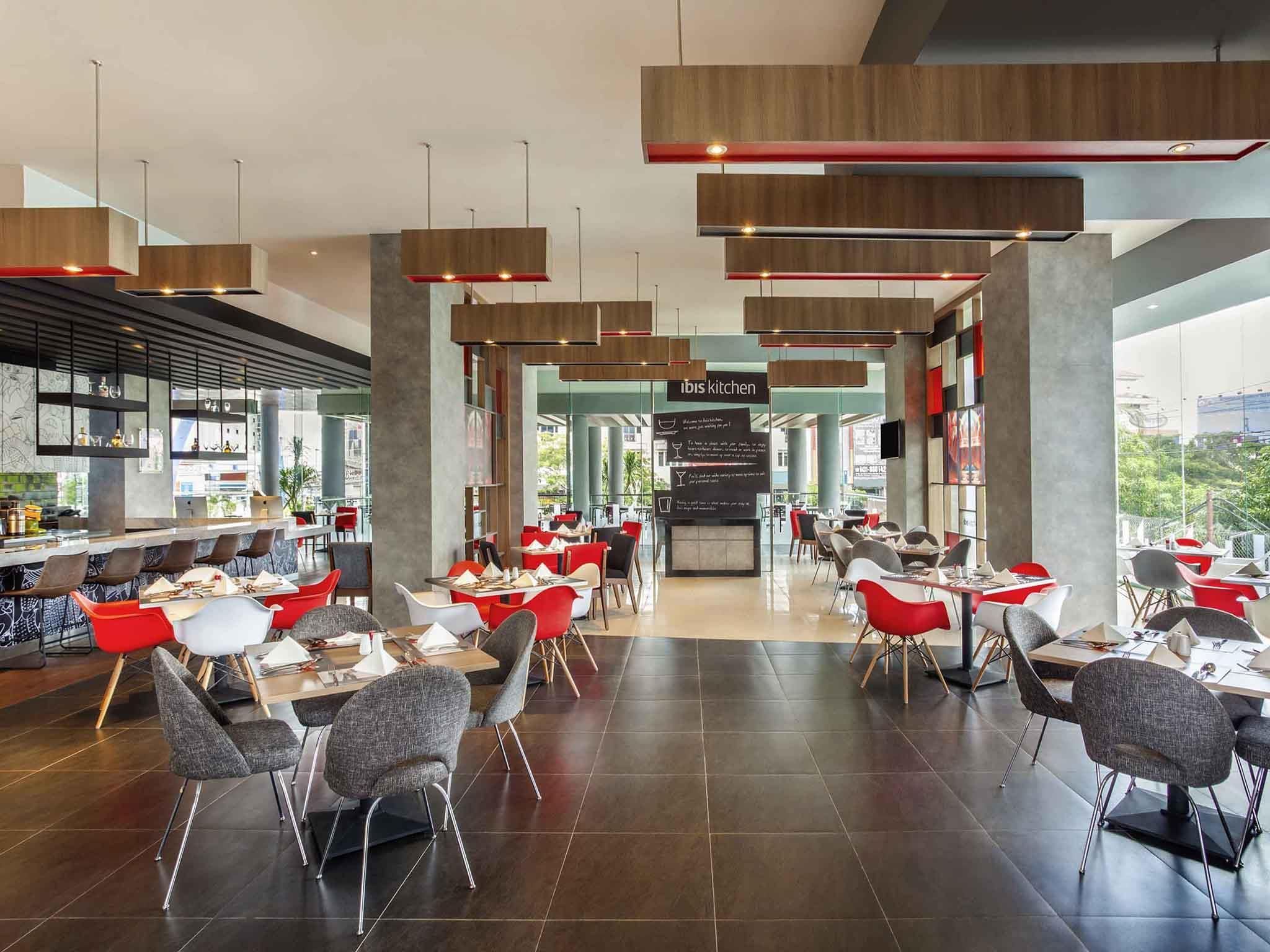 إيبيس مانادو سيتي سنتر بوليفارد - مانادو - مطعم