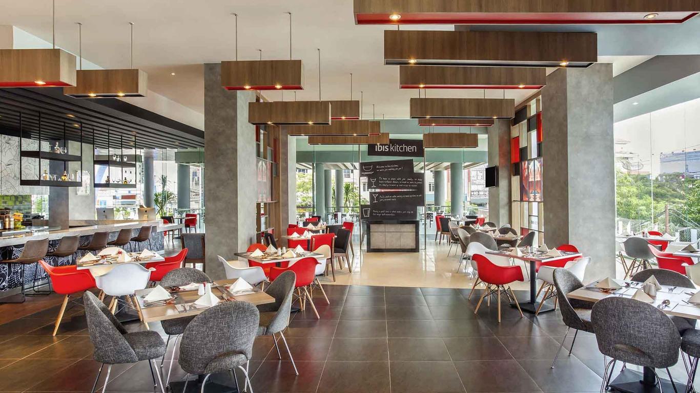 美娜多市中心大道宜必思酒店 (2016 年 4 開幕) - 馬納多