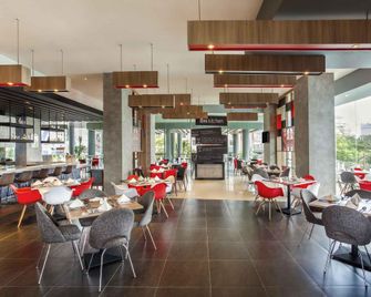 إيبيس مانادو سيتي سنتر بوليفارد - مانادو - مطعم