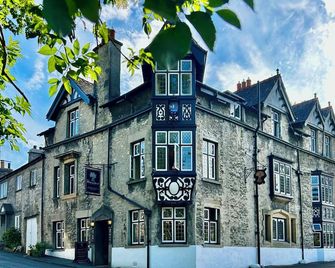 The Wheatsheaf - Milnthorpe - Building