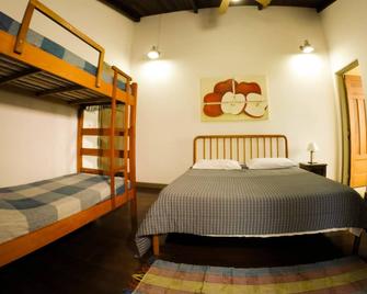Hostel Central Ilhabela - อิลญาเบลา - ห้องนอน