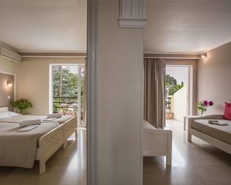 Mathraki Resort - Gouvia - Bedroom
