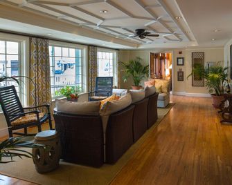 Mansion House Inn - Vineyard Haven - Salon