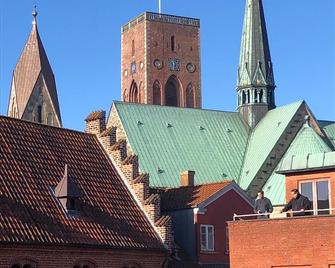 Penthouse 50 meters from the old town hall - Ribe - Gebäude
